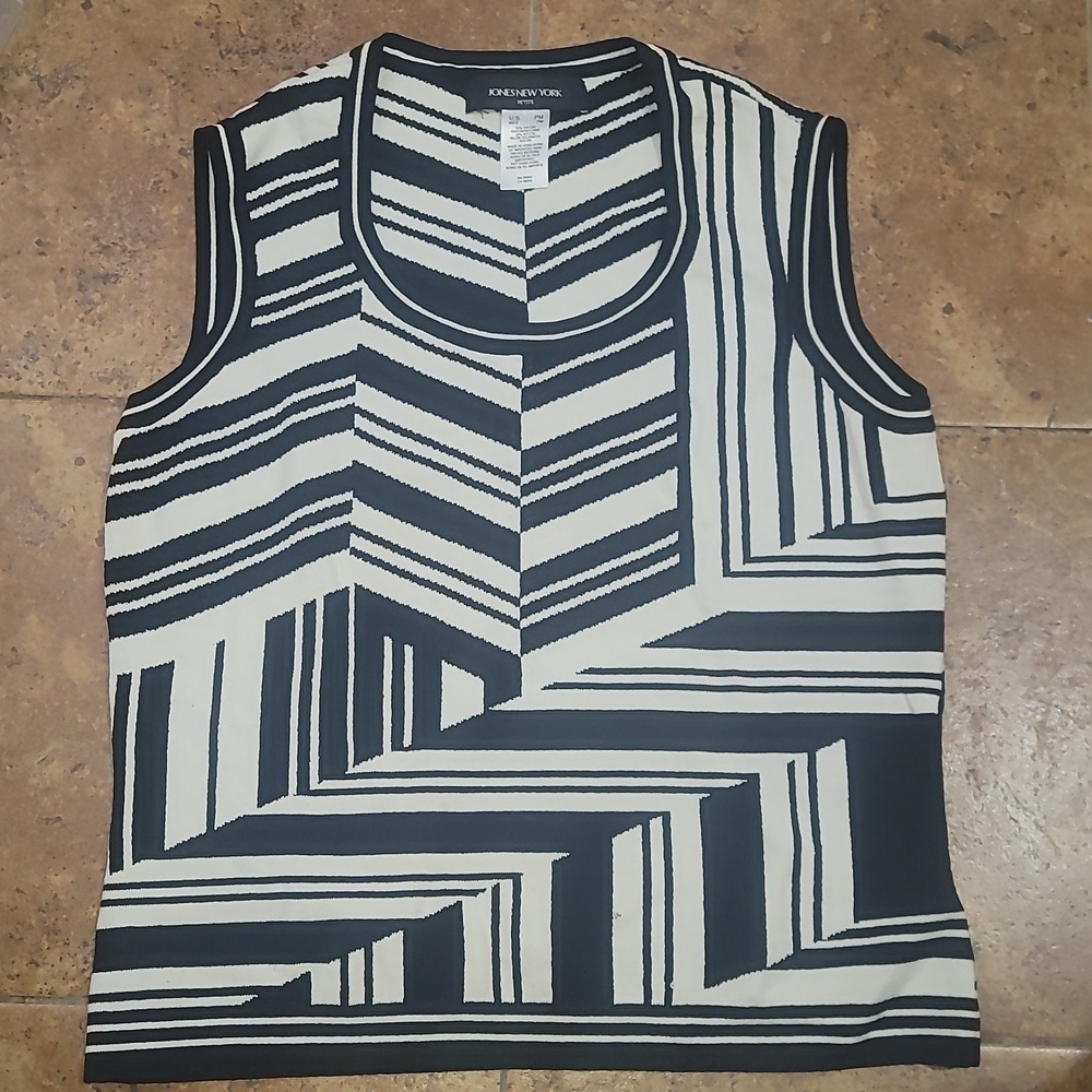 JONES NEW YORK Petite medium sleeveless top vest black white stripes geo print